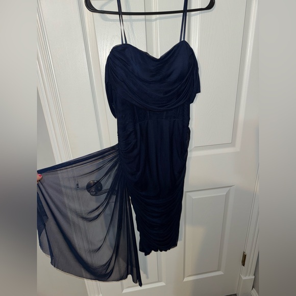 Formal Dress. - Picture 4 of 9